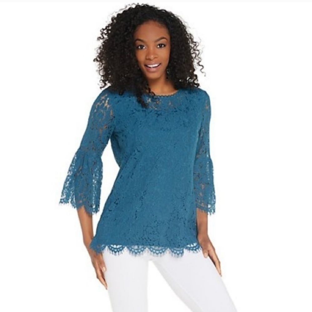 Issac Miszrahi Live Teal Lace top with Bell sleeves.  Size Small S